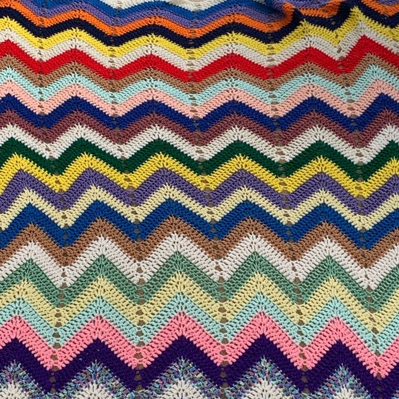 HANDMADE  multicolor "Everyone Included" afghan crochet blanket, zig zag pattern - Picture 4 of 13